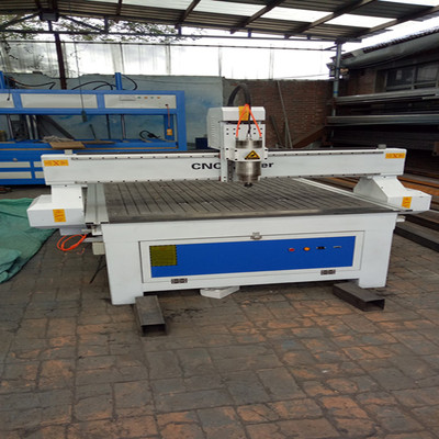 旋轉(zhuǎn)軸鏤刻數(shù)控雕刻機 圓柱滾軸木工雕刻機