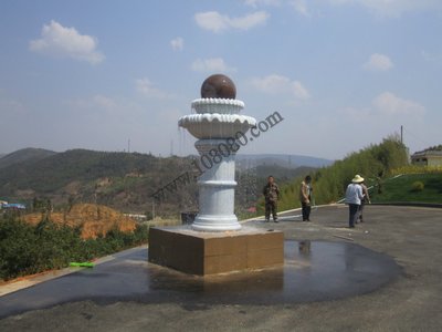祝賀云南省昆陽鎮(zhèn)印度幻彩紅(進口)風(fēng)水球安裝完工。