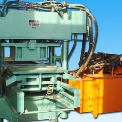 DⅣ型電腦程控(600型)壓機(jī)--大理石加工設(shè)備。水磨石加工設(shè)備,花崗巖加工設(shè)備--高碑店新興建材水磨石加工設(shè)備廠